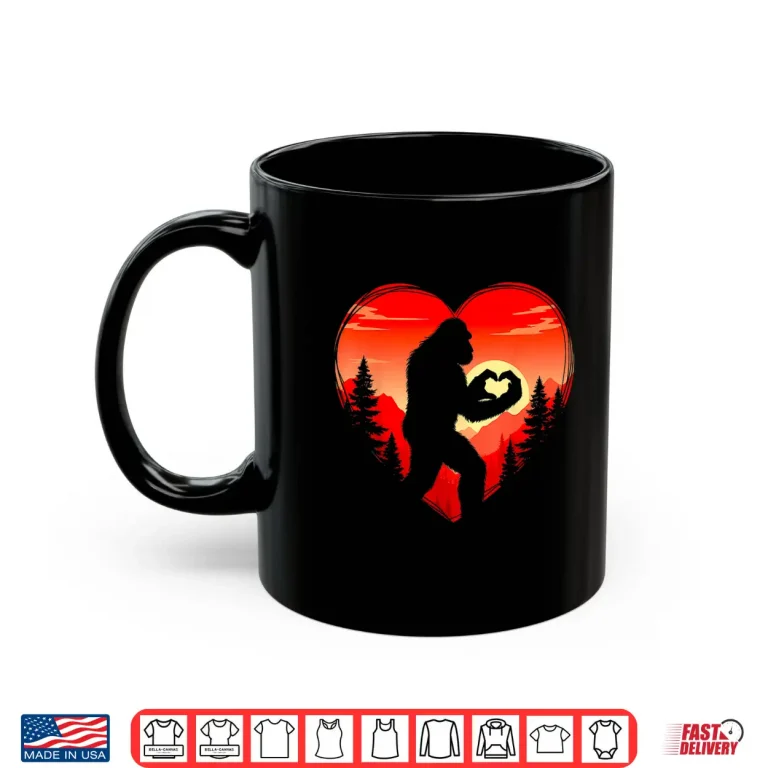 Mug Funny Bigfoot in Love Heart Happy Valentines Day Men Women Shirt