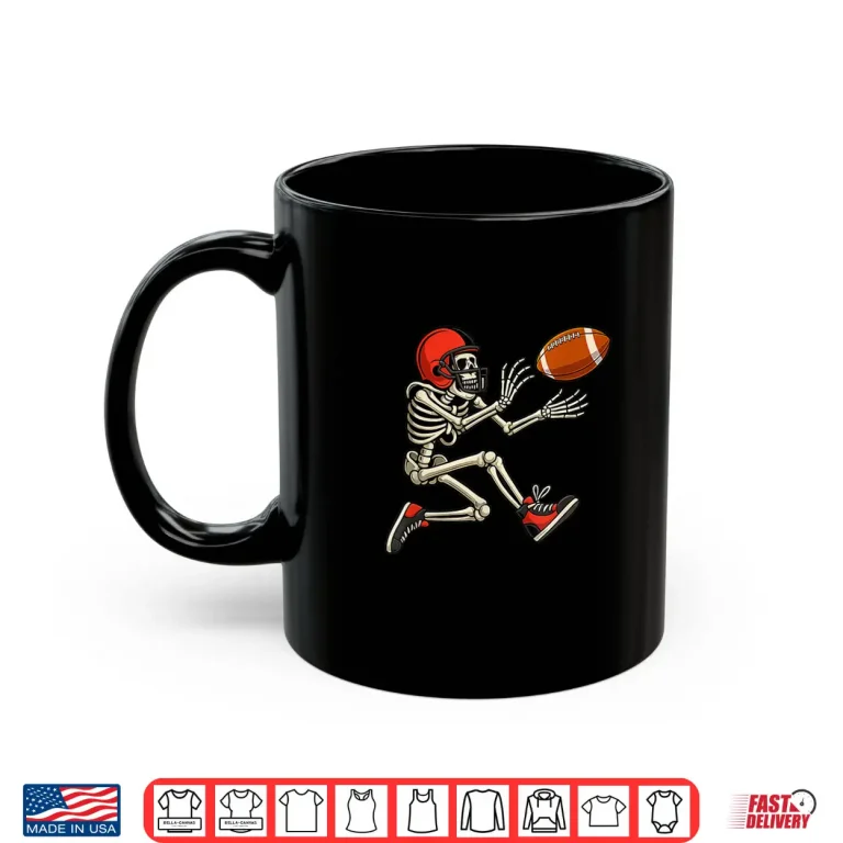 Mug Football Skeleton Catching a Football Gifts Funny Halloween Shirt