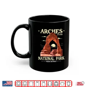 Mug Arches National Park Retro Hiking Camping Lover Shirt
