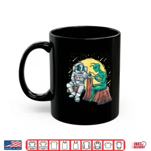 Mug Alien Inking Astronaut Funny Tattoo Artist Graphic Shirt