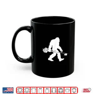 Mug Bigfoot With Lawn Trimmer Sasquatch Grass Landscaper Shirt