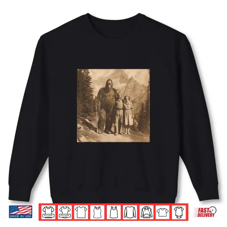 Sweatshirt Funny Bigfoot Photo Vintage Hiking Sasquatch Fans Design Shirt