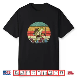 Cottagecore Aesthetic Hiker Frog Hiking Trekking Camper Shirt