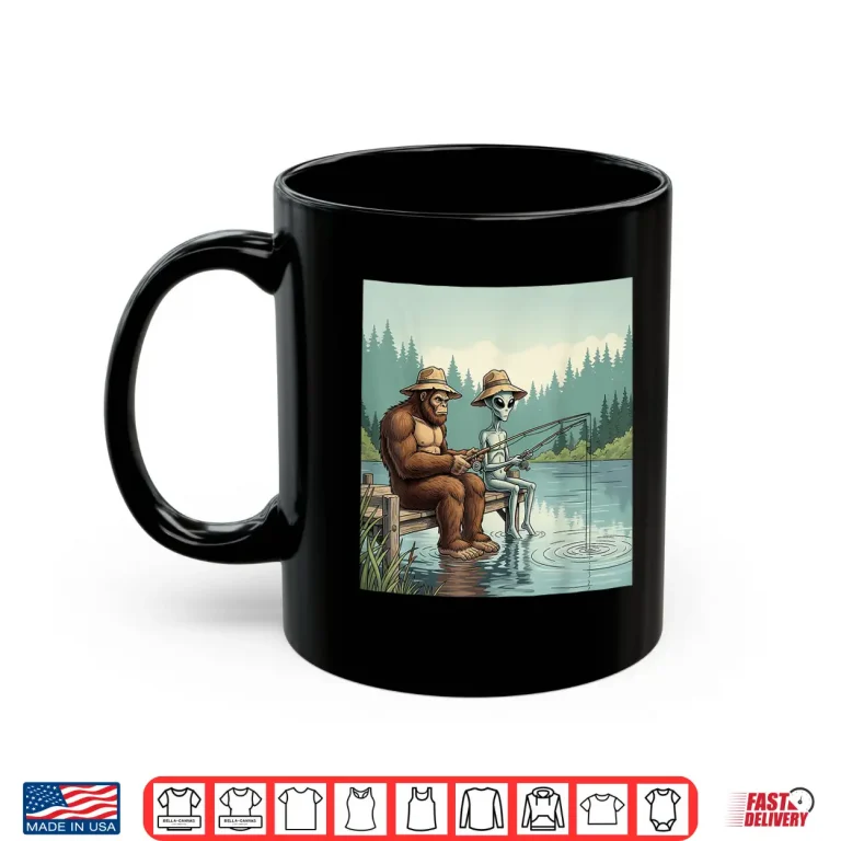 Mug Alien Bigfoot Fishing Sasquatch Fishing Fisherman Men Boys Shirt