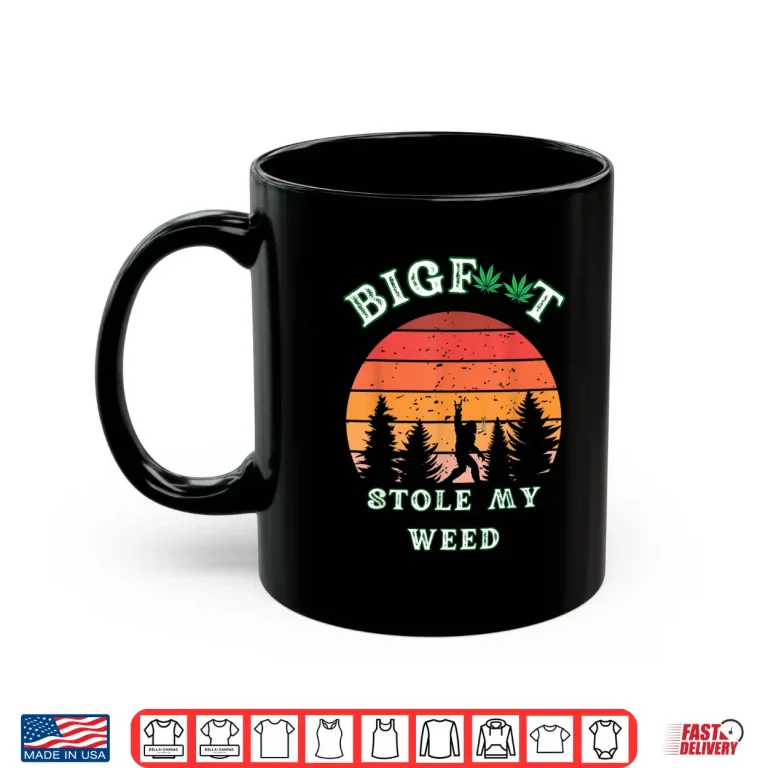 Mug Bigfoot Stole My Weed Funny Bigfoot 420 Day Retro Sunset Shirt
