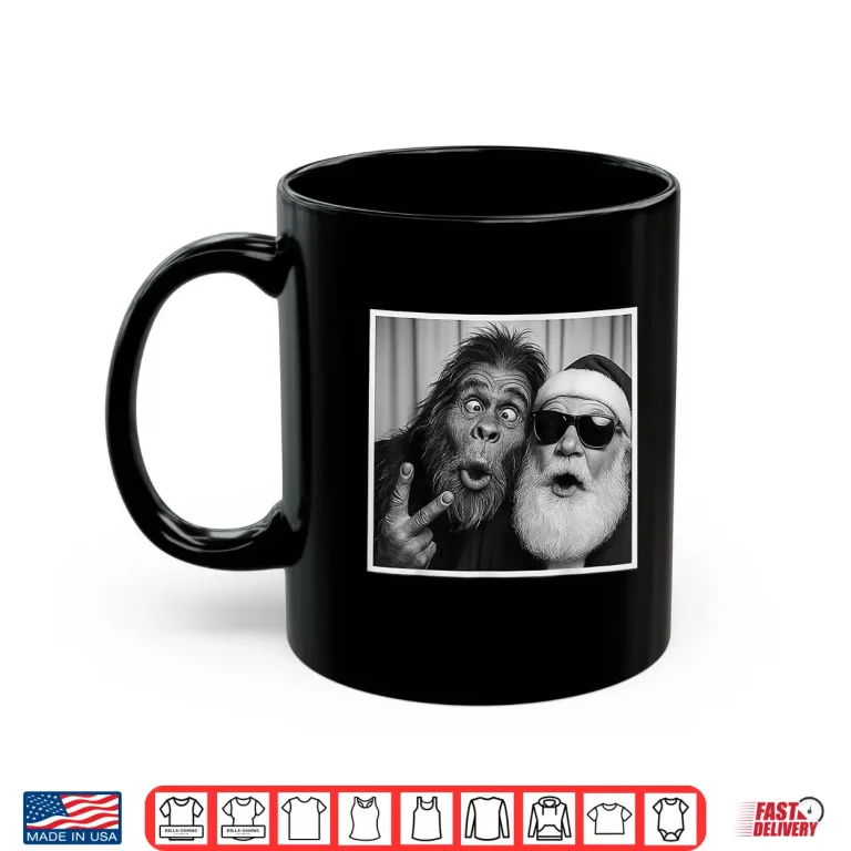 Mug Funny Bigfoot photobooth with Santa Christmas Xmas Shirt