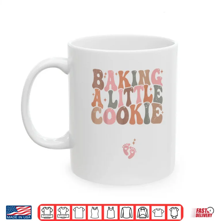 Mug Baking a Little Cookie Christmas Pregnancy Announcement Shirt