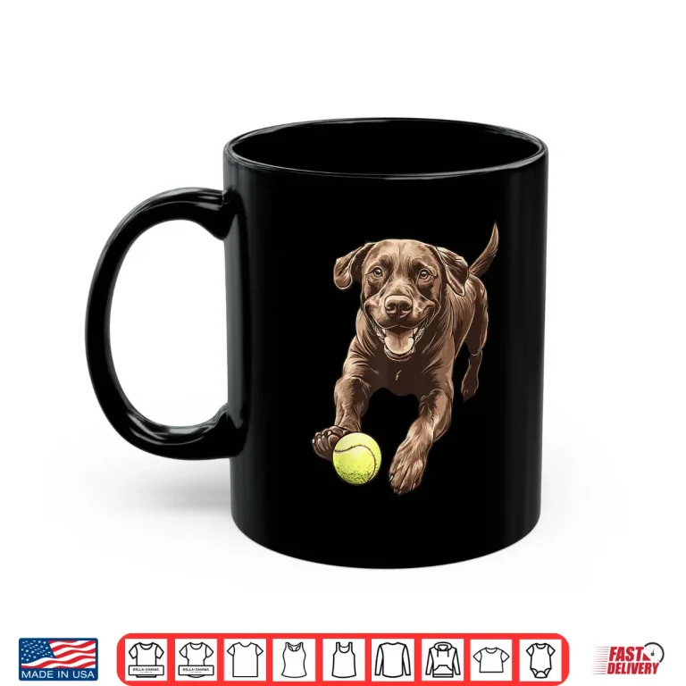 Mug Brown Labrador chasing ball Shirt