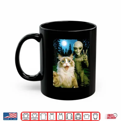 Mug Funny Surprised Ragdoll Cat Selfie with Alien Peace Sign Art Shirt