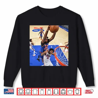 Sweatshirt Mitchell Robinson Dunks On Joel Embiid Shirt