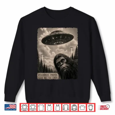 Sweatshirt Funny Bigfoot Graphic Tee Alien UFO Vintage Evidence Photo Shirt