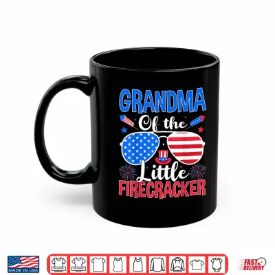 Mug Grandma of The Little Firecracker Funny Family 4th of July Shirt