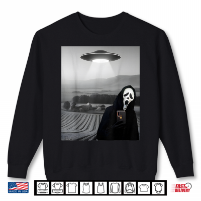 Sweatshirt Cute Scary Face Horror Ghost Selfie with Alien UFO Funny Shirt