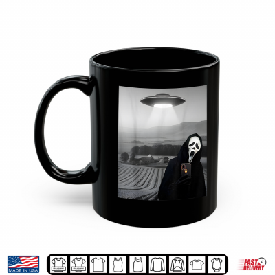 Mug Cute Scary Face Horror Ghost Selfie with Alien UFO Funny Shirt